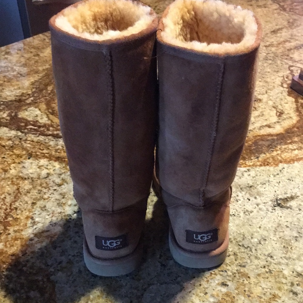 Ugg boots worn a few times but in awesome shape
